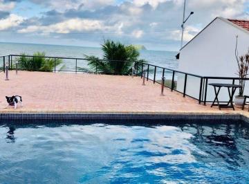 1718904310 · Casa de Frente Para o Mar Em Balneário Piçarras Sc