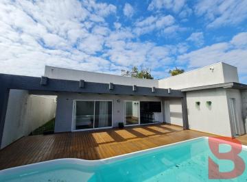 Foto 17 · Maravilhosa Casa Pronta Para Morar, Excelente Padrão de Acabamento, Parcialmente Mobiliada, Com Ampl