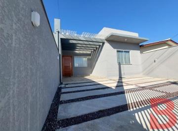 2023/06/589379e9ead71ed26569a506ccf10f62.jpg · Casa Nova Medindo 83,51 m² - Contendo 03 Dormitórios (Sendo 01 Suíte) - Localizada Na Barra Do Sai