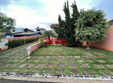 Casa · 272m² · 3 Quartos · 4 Vagas · Casa Á Venda No Colinas de São Fransisco.