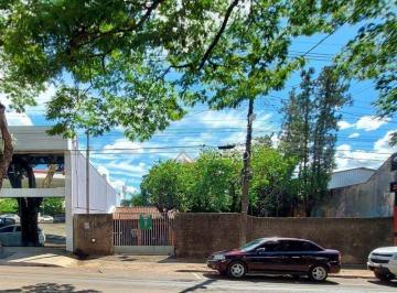 Terreno · 900m² · Terreno de 900 m² Para Fins Comerciais Com Casa Na Rua Souza Naves, Em Frente Ao Posto Moringão