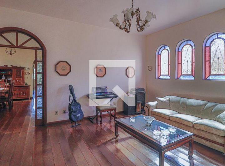 Casa À Venda - Cachoeirinha, 6 Quartos, 360 m² - Belo Horizonte