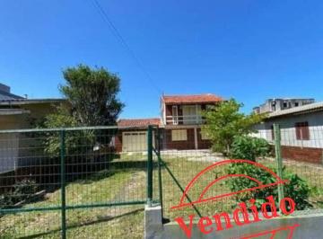 Casa · 150m² · 3 Quartos · 1 Vaga · Sua Casa No Centro de Balneário Arroio Do Silva!