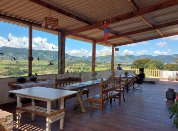 Casa · 3 Quartos · 1 Vaga · Casa Para Alugar Em Extrema/mg