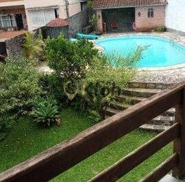 Casa · 300m² · 5 Quartos · 2 Vagas · Valparaíso Casa Triplex No Local Mais Valorizado de Petropolis.