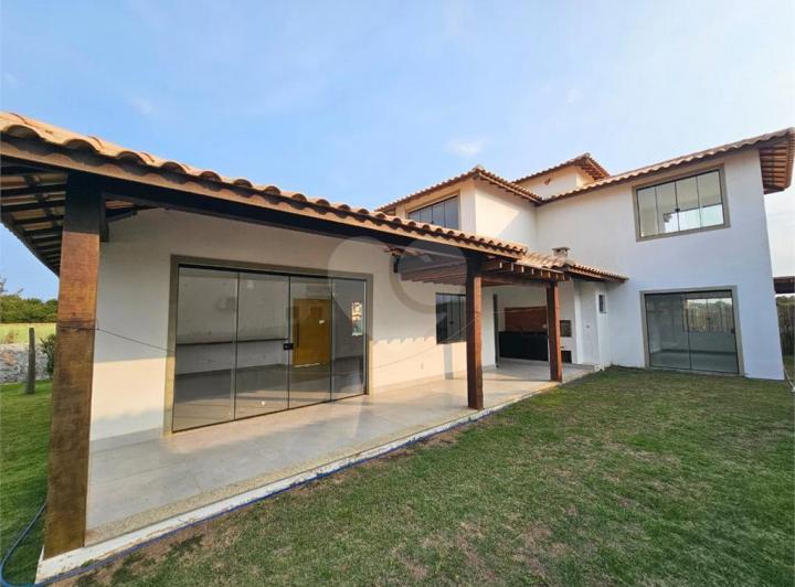 ? Casa de Alto Padrão Com Vista Mar - Oportunidade Imperdível!