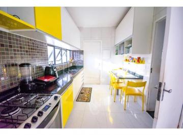 Área de Serviço · Apartamento À Venda - Em Papicu