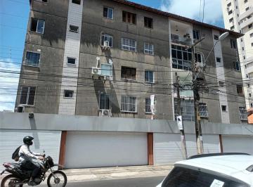 Área de Serviço · Apartamento À Venda - Em Meireles