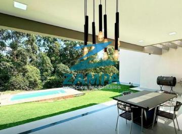 2024/11/393ac28b1701ea68c808abcbef4ac075.jpg · Casa Em Condomínio Com 4 Quartos (3 Suites), Piscina E Espaço Gourmet Integrados E Muito Verde E Ar