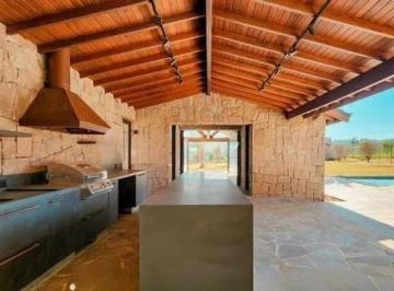 Casa · 664m² · 5 Quartos · 3 Vagas · Country Houses Fazenda Boa Vista Casa Alto Padrão