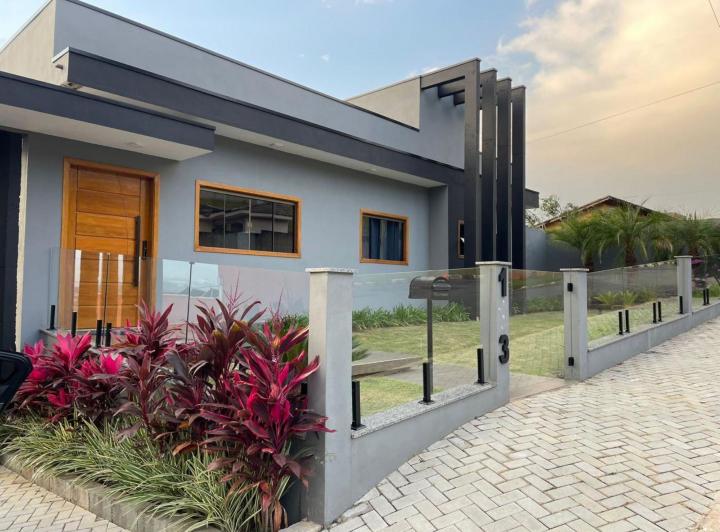 Casa À Venda No Condomínio Itamaraty Em Extrema Mg