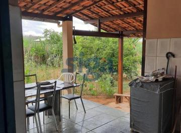 Casa · 1400m² · 2 Quartos · 3 Vagas · Casa Ampla