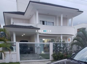 Casa · 230m² · 3 Quartos · 2 Vagas · Casa Em Praia de Palmas Com 03 Dormitórios Sendo 01 Suíte Em Governador Celso Ramos/sc