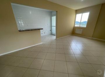 Sala e cozinha · Apartamento de 82 m² E 2 Quartos Na Trindade