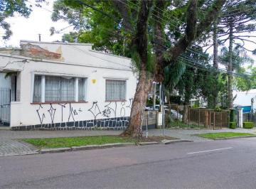 Área de Serviço · Terreno Com 698 m² No Batel