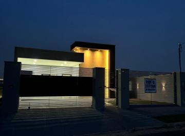 Casa · 90m² · 2 Quartos · 2 Vagas · Casa No Bairro Parque Amazonas Em Sinop - Mt