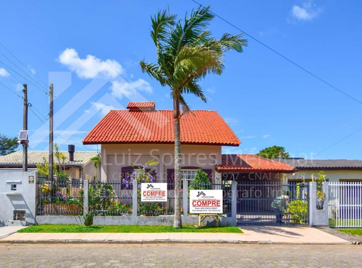 Imóvel No Centro de Balneário Rincão - Sc: 5 Quartos, 4 Salas, 3 Banheiros E 3 Vagas de Garagem!