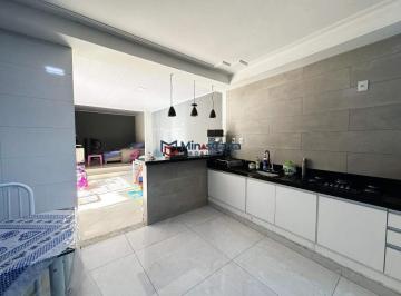 Casa · 298m² · 3 Quartos · 2 Vagas · Vende - Se: Belíssima Casa Em Bairro Tranquilo E Residencial!