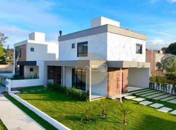 f83553cb177a656d94896bcaf355b4cb.jpg · Casa Com 3 Suítes Próximo a Praia