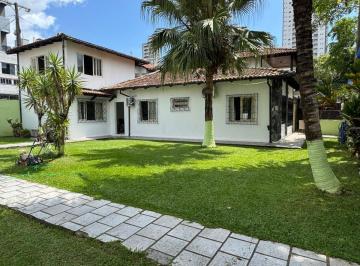 Casa · 600m² · 4 Quartos · 2 Vagas · Amplo Terreno de 600 m² Com Casa No Centro de Balneário Camboriú