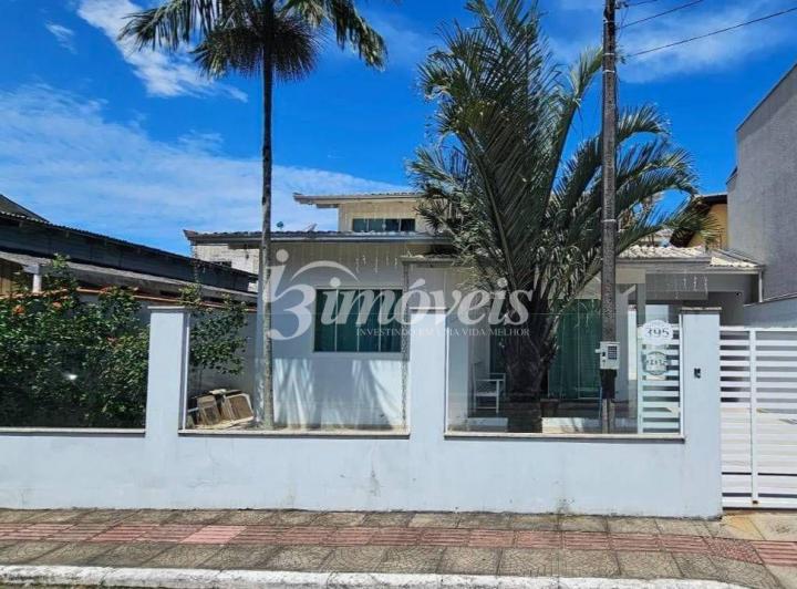 Casa Á Venda 3 Quartos, Sendo 1 Suíte, 1 Mezanino Espaço Tv, Banheiro, 2 Vagas de Garagem, Bairro D