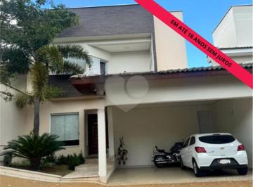 Área de Serviço · Bela Residência À Venda, No Condomínio Terra Do Sinhô 2!