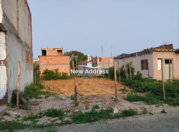 Foto 01 · Terreno À Venda No Pontal Das Garças - Vila Velha, Plano de 200 m² (10x20), Escriturado E Aceitando
