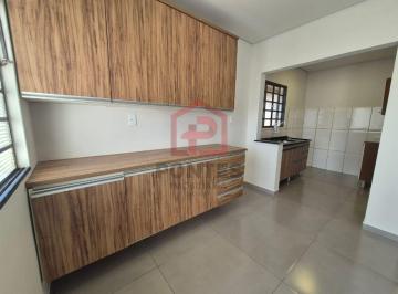 Casa · 140m² · 3 Quartos · 2 Vagas · Casa Padrão Em Botucatu