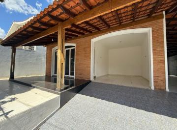 Foto 01 · Casa Para Locação Em Guaxupé - Mg: 3 Quartos, 1 Suíte, 1 Sala, 3 Vagas de Garagem, 165 m² - Bairro Agen