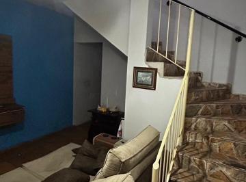 Casa · 2 Quartos · 1 Vaga · Sobrado Em Jardim Maria Amélia, Jacareí/sp de 0 m² 2 Quartos À Venda por R$230.000
