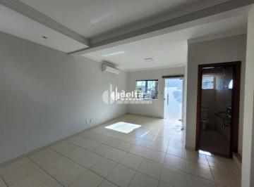 Casa · 250m² · 3 Quartos · 4 Vagas · Casa Em Condomínio Com 3 Quartos Sendo 1 Suíte Disponível Para Locação E Venda No Bairro Bosque Dos