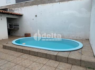 NULL · Casa Residencial Com 3 Quarto Sendo 1 Suíte Disponível Para Venda No Bairro Umuarama Em Uberlândia - m