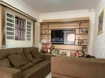 Casa · 240m² · 3 Quartos · 3 Vagas · Casa Residencial Disponível Para Venda No Bairro Planalto Em Uberlândia - Mg