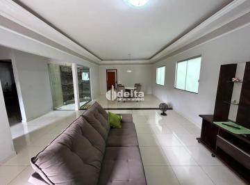 Casa · 215m² · 3 Quartos · 3 Vagas · Casa Residencial Disponível Para Locação E Venda No Bairro Santa Mônica Em Uberlândia - Mg