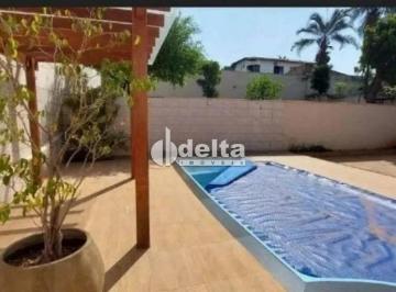 Casa · 1000m² · 3 Quartos · 5 Vagas · Casa Com 3 Quarto Sendio 2 Suíte Disponível Para Venda No Bairro Cidade Jardim Em Uberlândia - Mg
