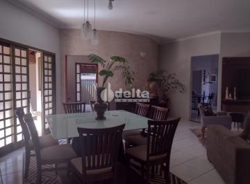 Casa · 250m² · 3 Quartos · 2 Vagas · Casa Residencial Disponível Para Venda No Bairro Tubalina Em Uberlândia - Mg