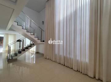Casa · 294m² · 5 Quartos · 2 Vagas · Casa Com 5 Quartos Disponível Para Venda No Bairro Segismundo Pereira Em Uberlândia - Mg