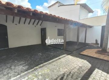 Casa · 300m² · 3 Quartos · 2 Vagas · Casa Com 3 Quarto Sendo 1 Suíte Disponível Para Venda No Bairro Vigilato Pereira Em Uberlândia - Mg
