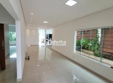 Casa · 185m² · 3 Quartos · 4 Vagas · Casa Com 3 Suítes Disponível Para Venda Bairro Jardim Inconfidência Em Uberlândia - Mg