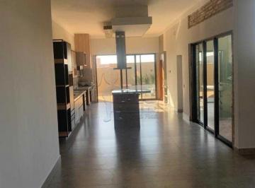 Casa · 376m² · 3 Quartos · 4 Vagas · Casa Térrea de 195 m² Com 03 Suítes Para Locação Em Condomínio - Vila Do Golf