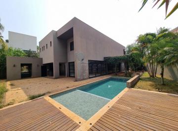 Casa · 742m² · 5 Quartos · 6 Vagas · Casa Sobrado de 395 m² Com 05 Suítes Para Locação Em Condomínio - Vila Do Golfe