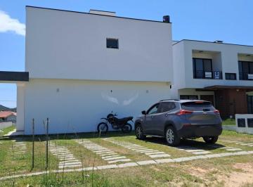 Apartamento · 71m² · 2 Quartos · 1 Vaga · Apartamento Térreo Em Ambrósio, Garopaba/sc
