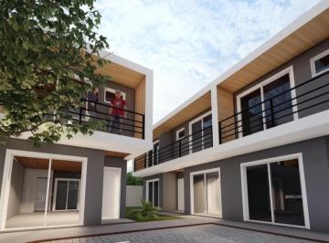 5 · Casa de 117 m² Com 2 Suítes Na Armação Do Pântano Sul