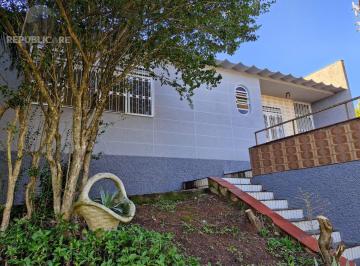Casa · 150m² · 3 Quartos · 2 Vagas · Casa 3 Dormitórios, 3 Banheiros, Bairro Teresópolis.