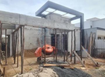 Casa · 258m² · 3 Quartos · 4 Vagas · Casa de 165 m² Com 03 Suítes À Venda Em Condomínio - Reserva Imperial
