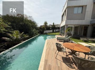 Casa · 1800m² · 6 Quartos · Imoveis - Em Tamboré