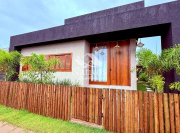 Casa · 220m² · 4 Quartos · 1 Vaga · Sofisticação E Conforto a Apenas 10 Minutos Da Praia!