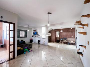 Casa · 190m² · 3 Quartos · 4 Vagas · Casa Residencial Com 3 Quartos Sendo 2 Suítes Disponível Para Venda No Bairro Santa Rosa Em Uberlând