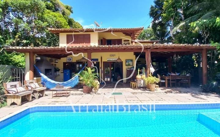 Casa Em Condomínio No Centro Turistico de Arraial Dajuda.