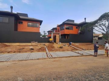 Casa · 105m² · 2 Quartos · 1 Vaga · Casa Sobrado 2 Suítes Em Condominio Flamboyant Townhouse Centro